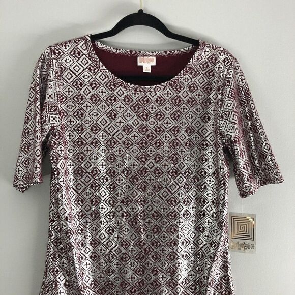 Lularoe Elegant Gigi Size Large Shirt Red Silver Aztec Pattern Rare Holiday - Picture 2 of 15